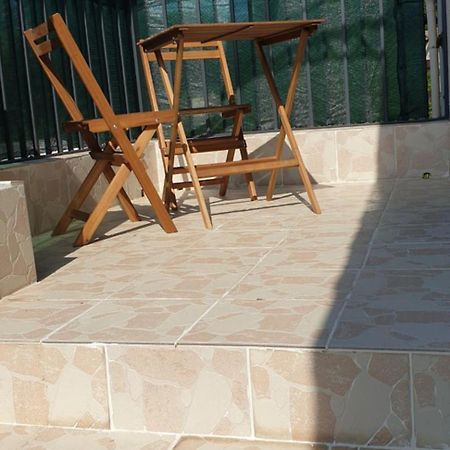 מלון אביניון Chez Faby Et Jose מראה חיצוני תמונה